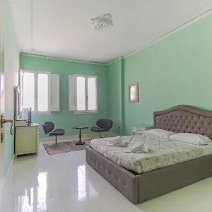 Spacious Three Bedroom On The Arno Apartment Florence