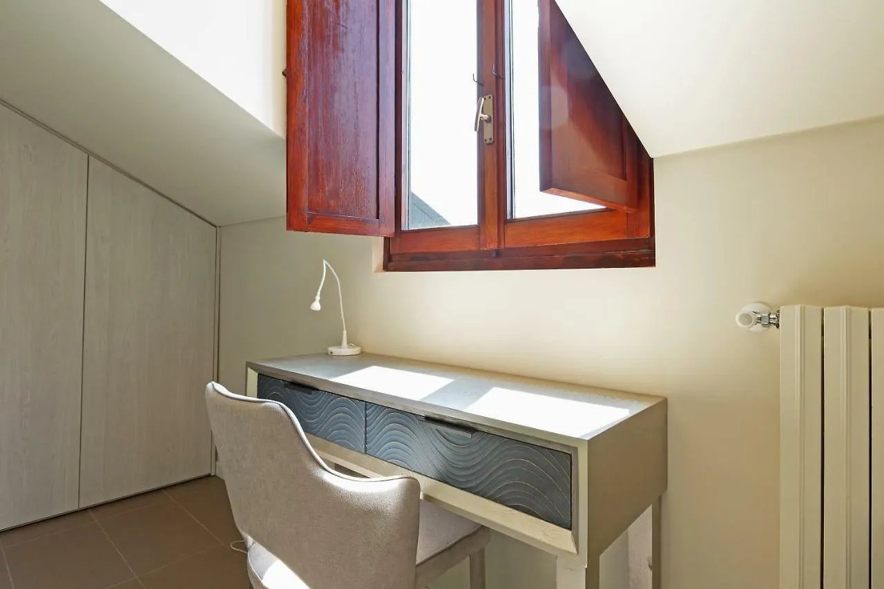 Renovated Penthouse Duomo & Via Torino Apartment Milan 0*,