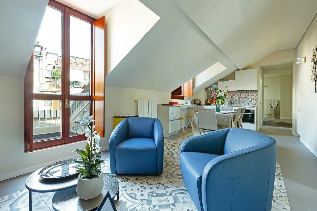 Renovated Penthouse Duomo & Via Torino Apartment Milan